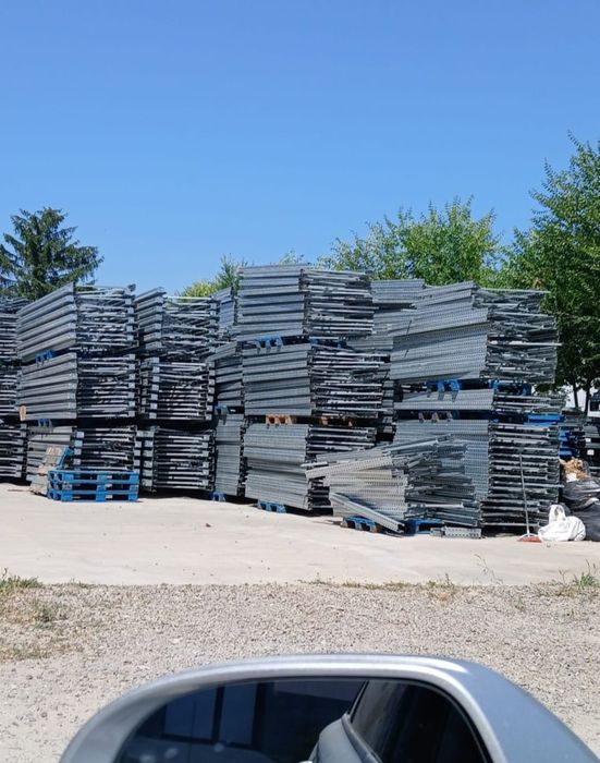 Rafturi metalice profesionale pentru depozitare marfa 540x550