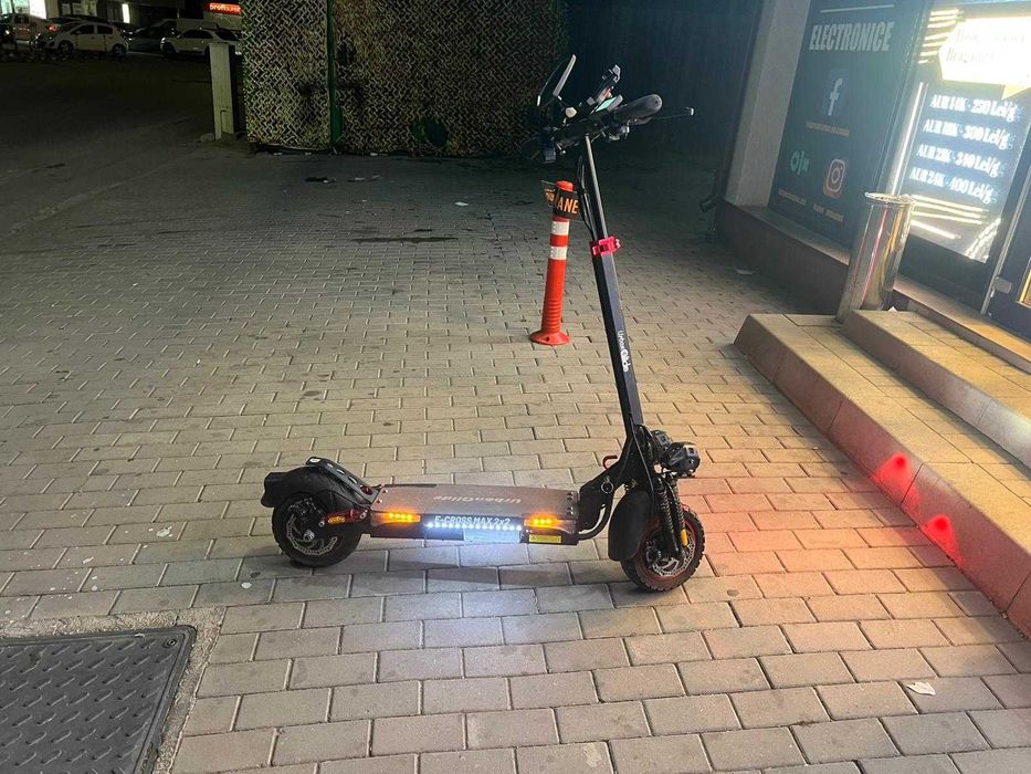 Hope Amanet P13 Trotineta electrica urban glide e-cross 2x2