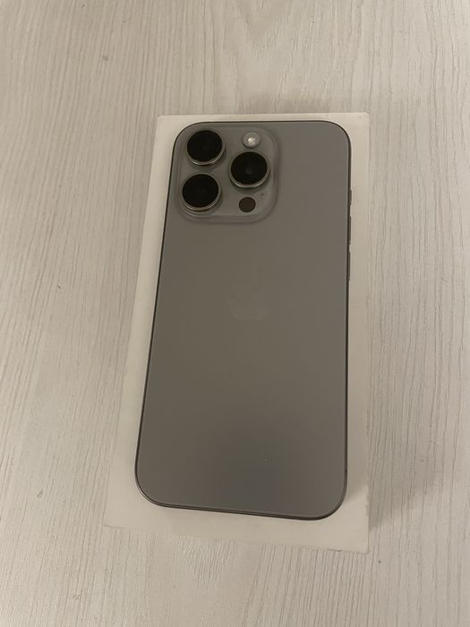 Продается идеальный iPhone 15 Pro 256GB Natural Titanium