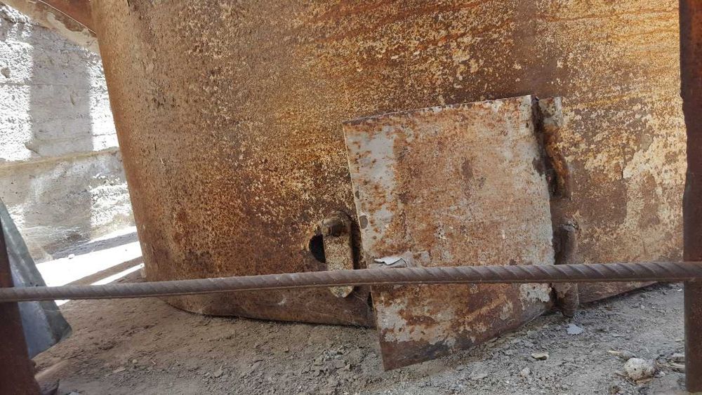 Продаю бочку из нержавейки. 1300 литр.