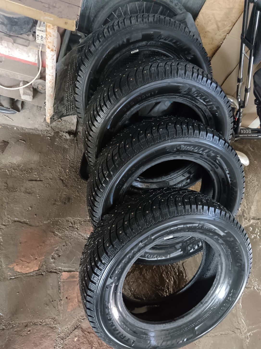 Продам почти новые без порезов и проколов