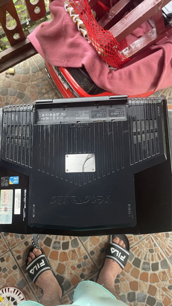 Dezmembrez Laptop Alienware M15X