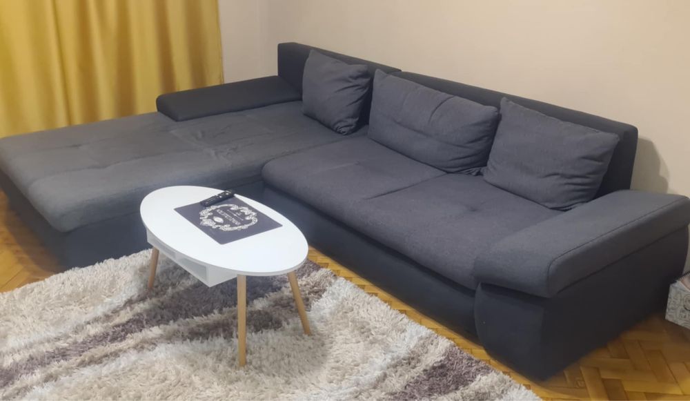 Vand mobila+canapea extensibila+masuta cafea +covor