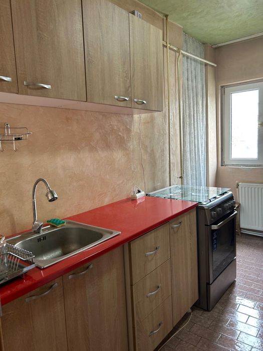Inchiriez ap 3 camere