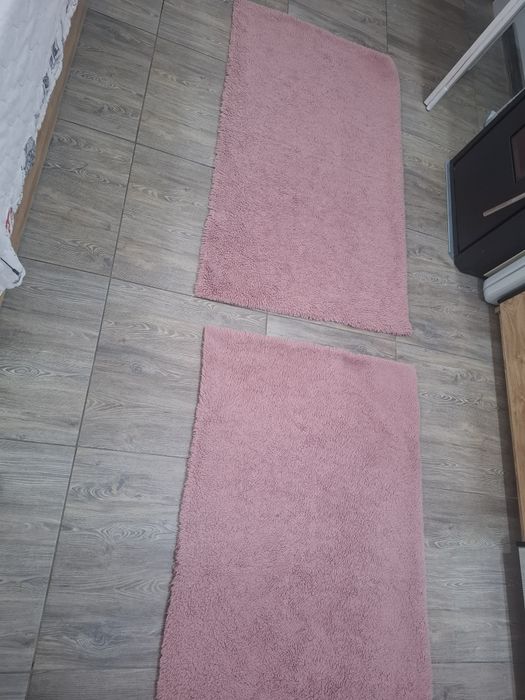 Декоративни противохлъзгащи  пухкави килимчета ,розови,размер 70/125см