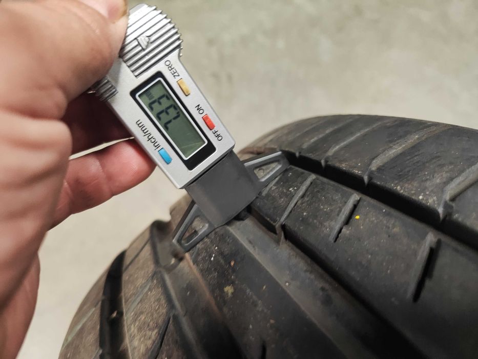 4бр. летни гуми 245/35/18-225/40/18 Continental спорт пакет