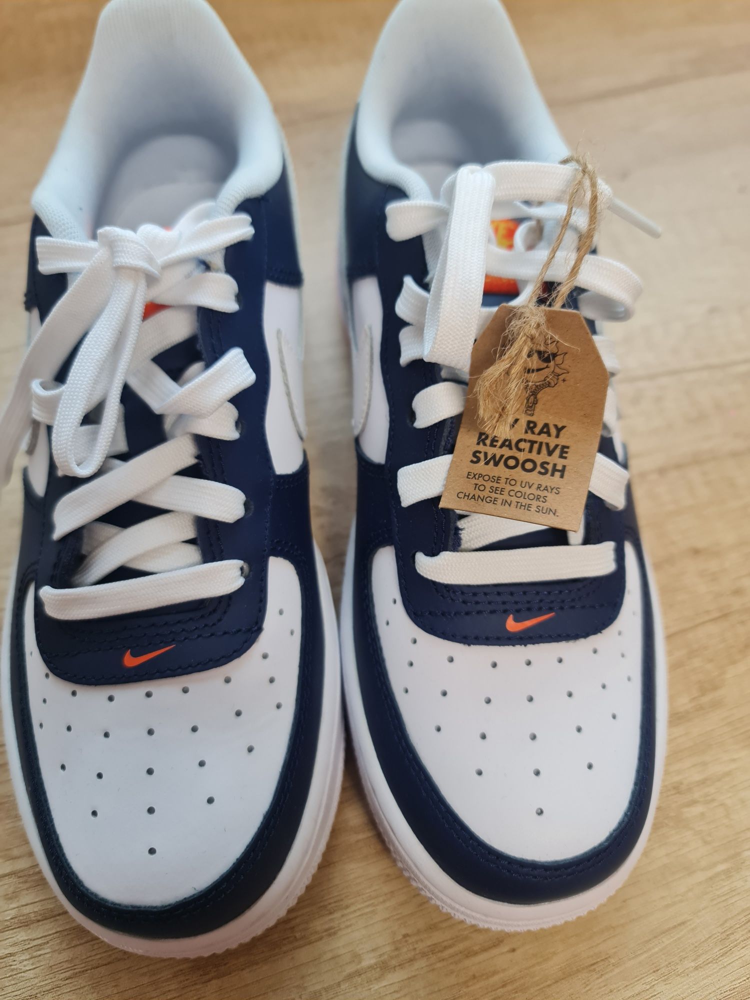 Vand Air Force 1 UV Reactive Swoosh