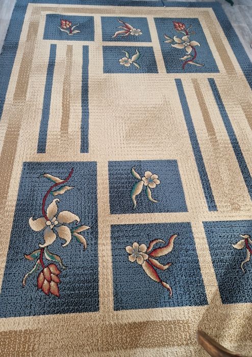 Ковёр, размер 2×3.