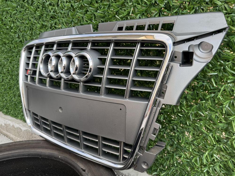 Оригинална решетка Audi S3 8P Facelift /Ауди A3/А3/С3 8П ТОП състояние