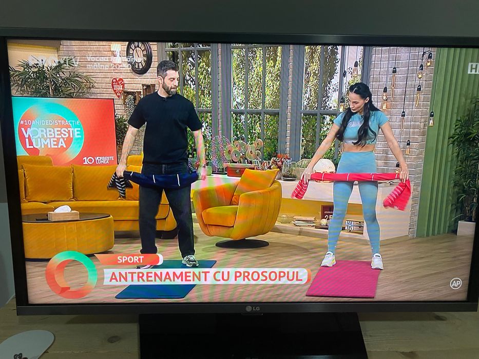 TV LG diagonala de 80 cm