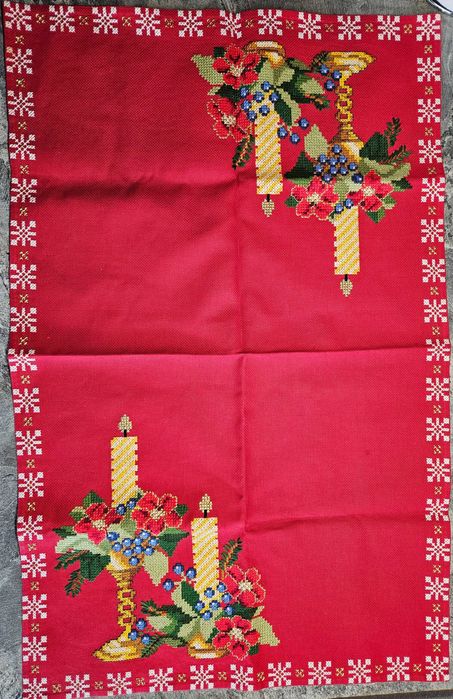 Коледна  покривка с бродерия 70/45 см