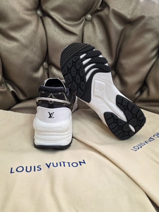 Маратонки Louis Vuitton налични