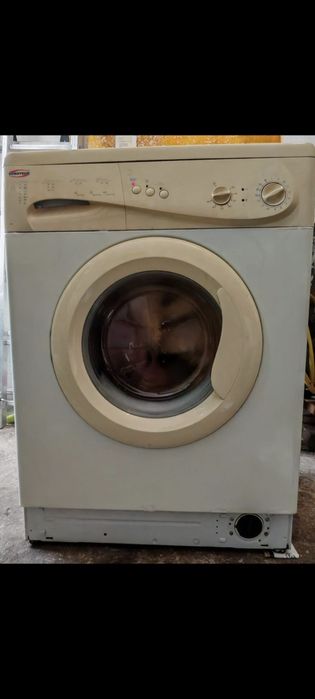 Vând Mașina automată de spălat rufe