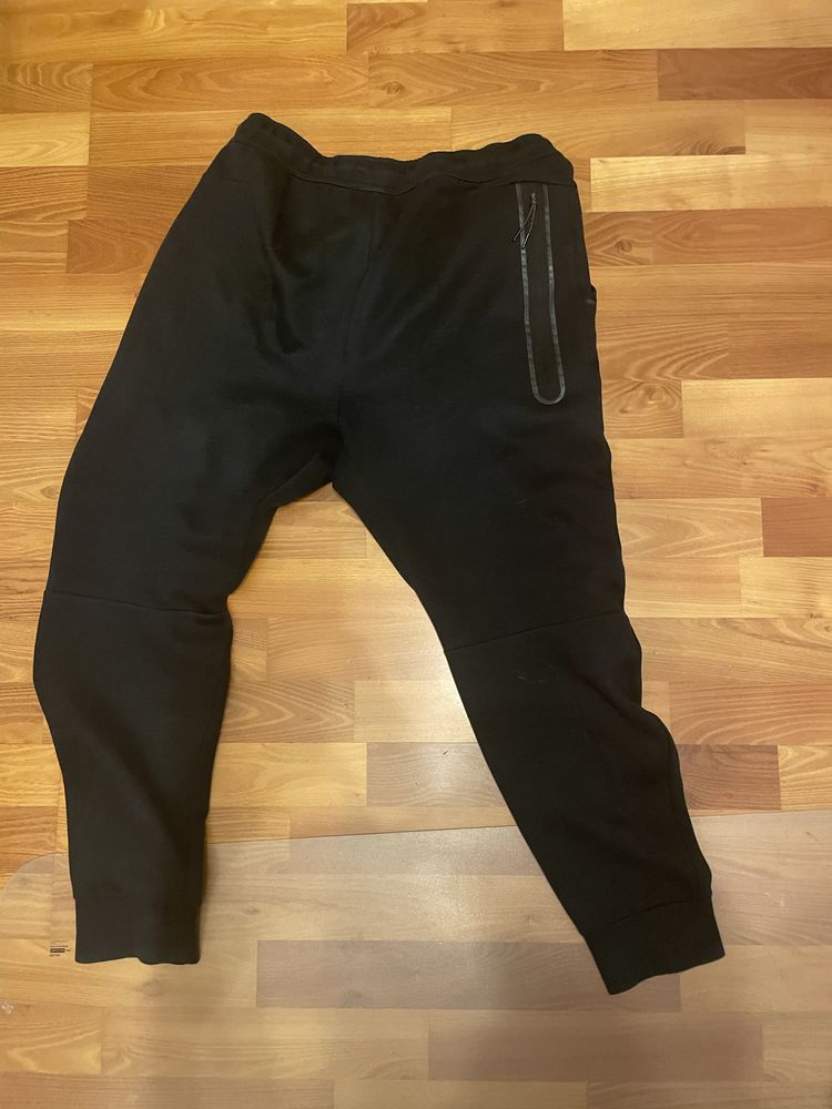 Pantaloni Nike Tech Negrii L