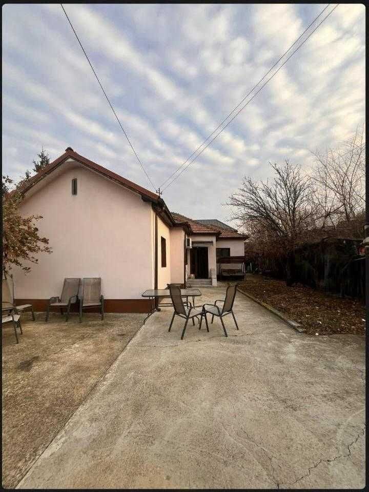 Casă de vânzare în cartierul 23 August