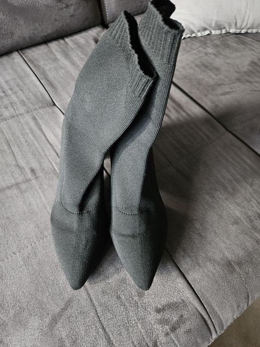 Дамски боти с еластичен ботуш