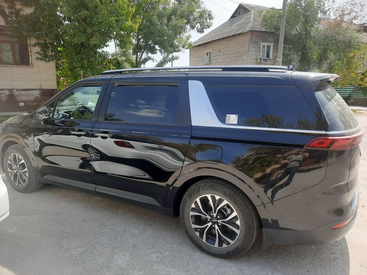 Kia Carnival сотилади холати а'ло