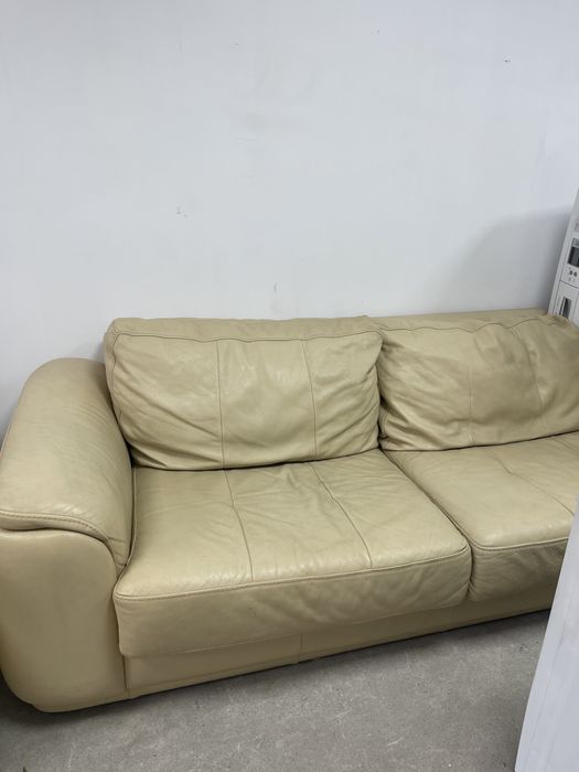 VÂND Coltar din piele