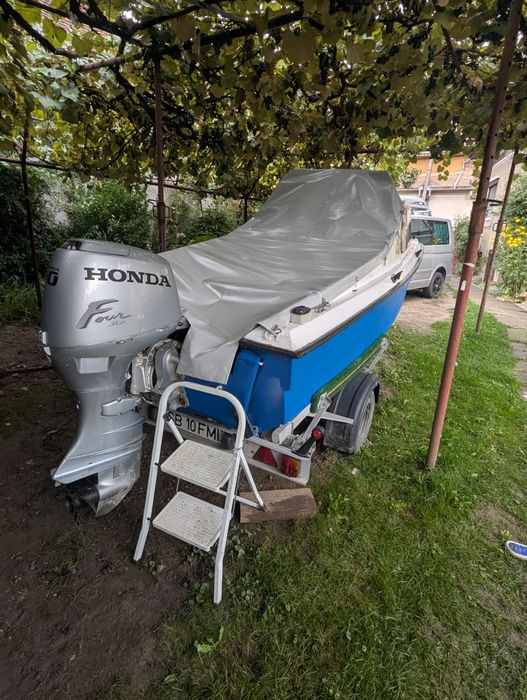 Barca tip DORY 13 (cu cabina) + Motor Honda 40 cp + peridoc