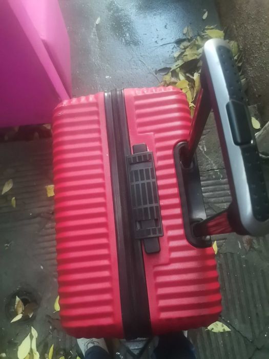 Куфар на колелца 80л. Твърд