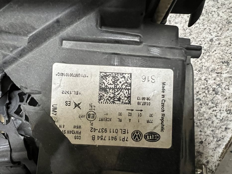 Far dreapt vw touareg , piese, ornamente, motoras, fibra, drl