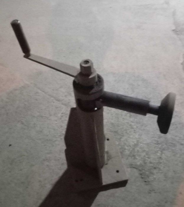 Зажимы железные. Барашковые. Комплект.