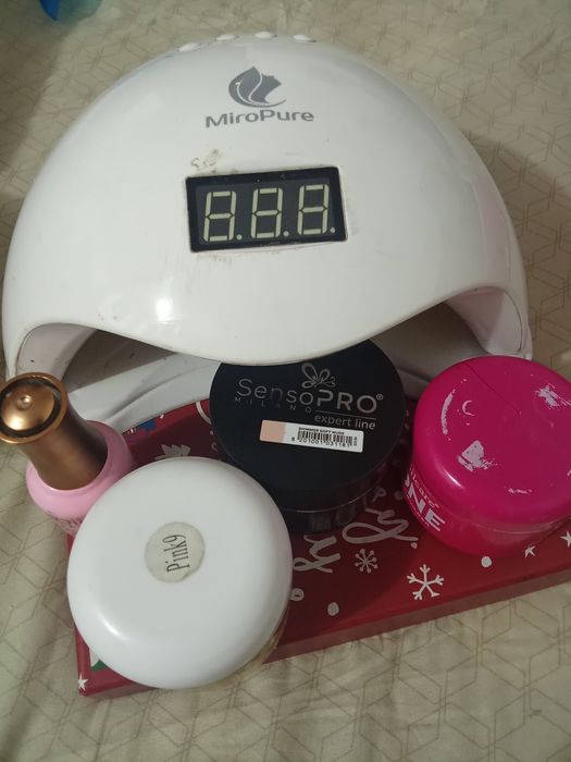 Mini kit unghii,gel construcție și lampă UV