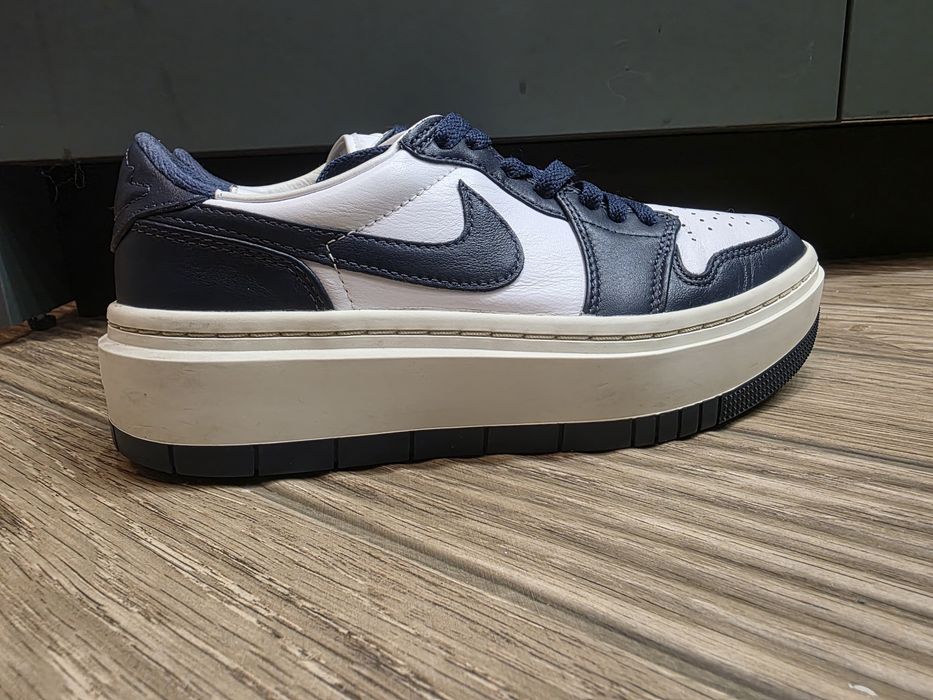 Дамски маратонки NIKE AIR JORDAN