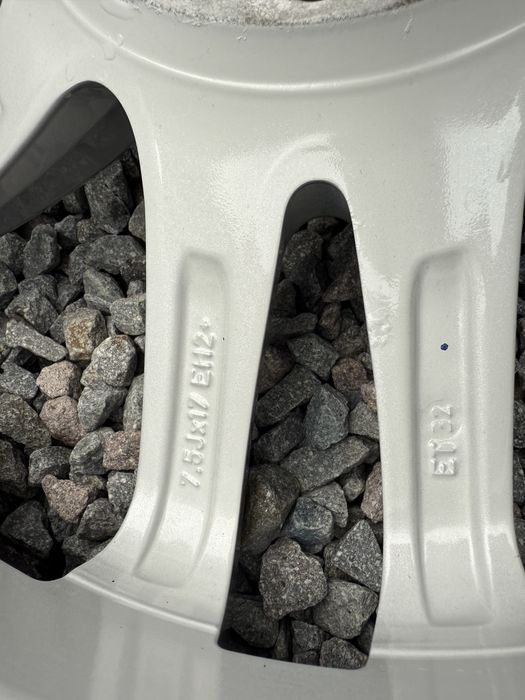 Jante BMW iarna 225 50 R17 cu anvelope noi 8 mm