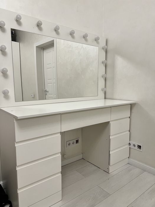 Туалетный столик