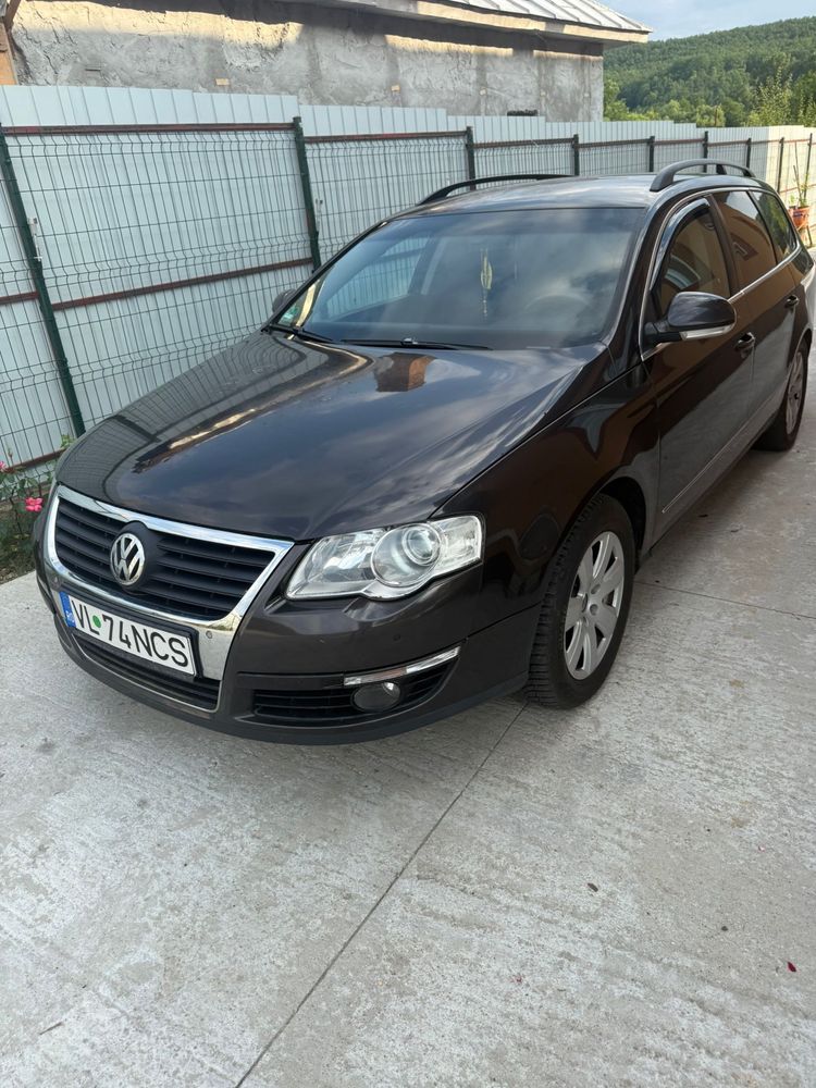 Vand sau Schimb cu Touran