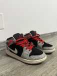 Air Jordan 1 Mid negru gri rosu
