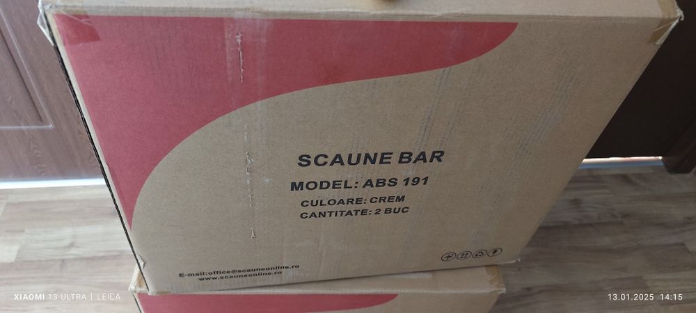 Vând 4 scaune bar noi Culoare,crem