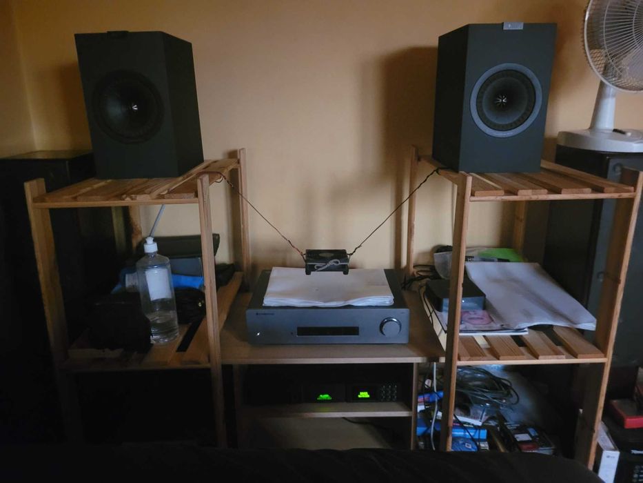 Vand boxe pasive KEF Q350 stare foarte buna