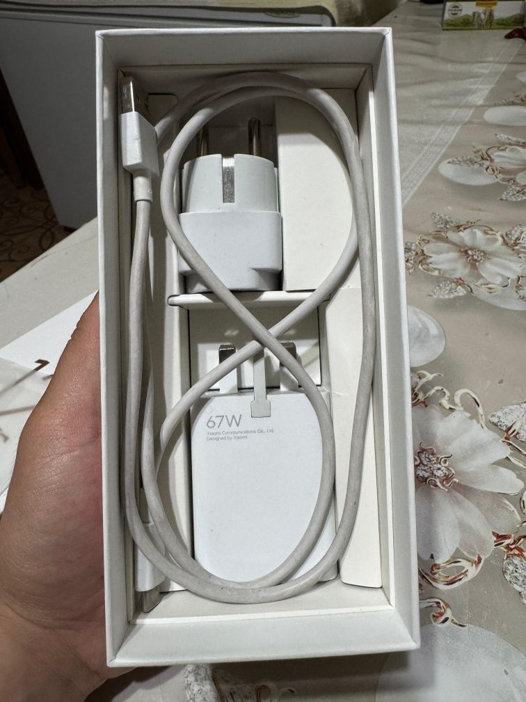 Продам Xiaomi 12 12/256гб (8 Gen 1)