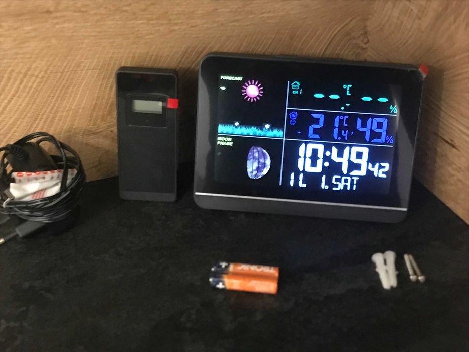 Метеорологична станция с много функции