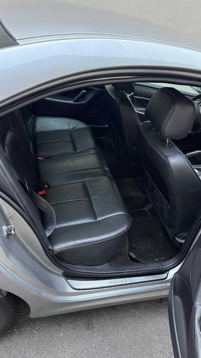 Peugeot berlina 607