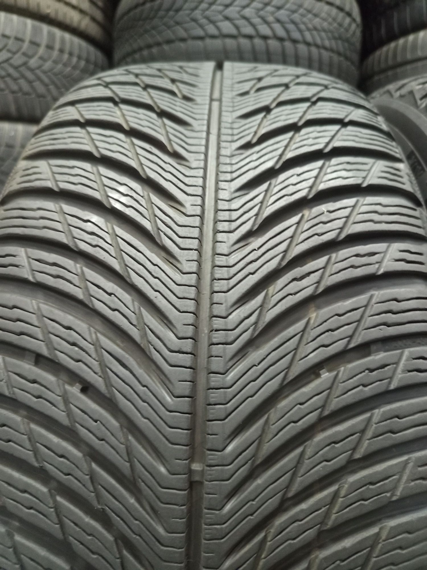 Michelin 225/50/17-2бр 7.0мм дот 2921
