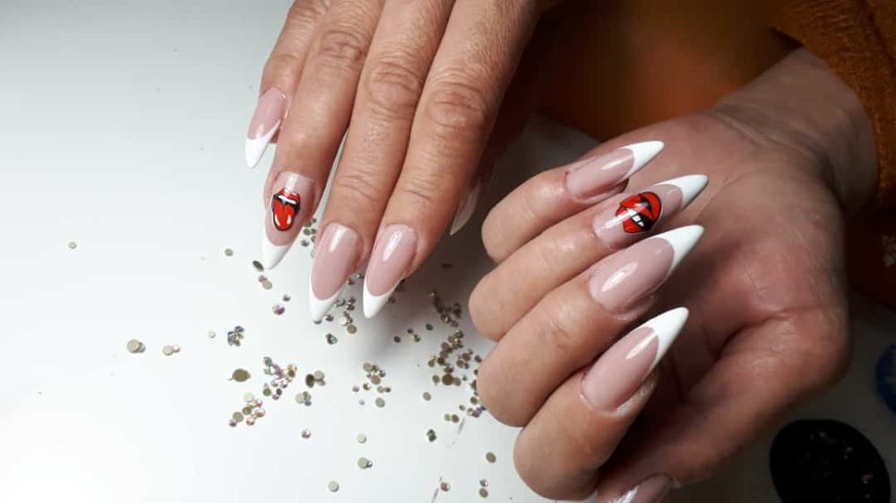 Акция наращивание  ногтей 2000тг