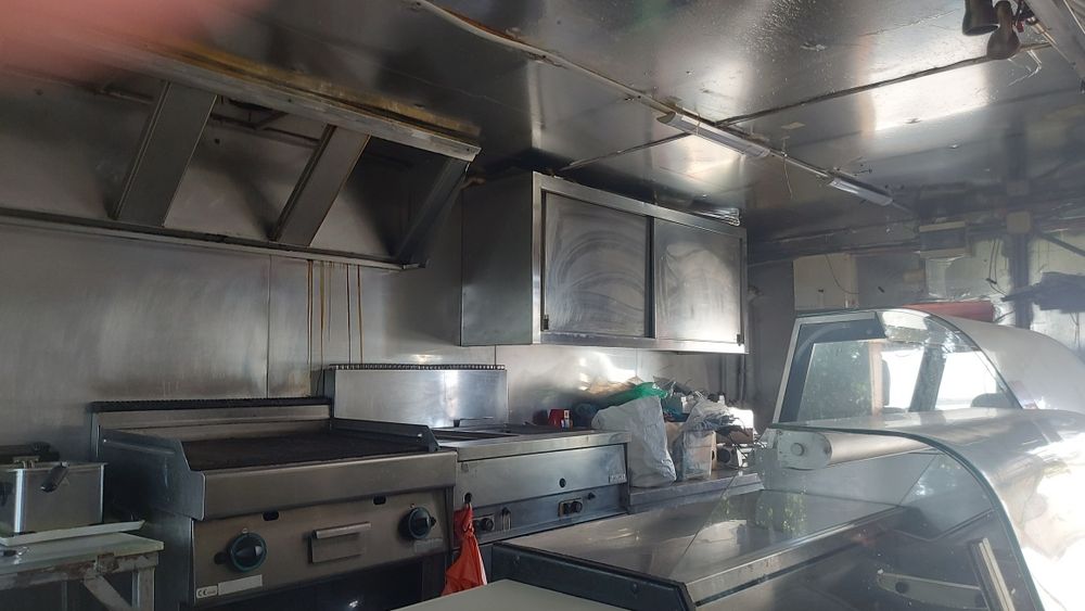 Кемпер оборудван  с професионална  кухня на газ.