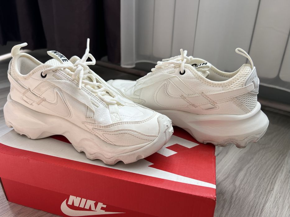 Дамски маратонки  NIKE TC 7900