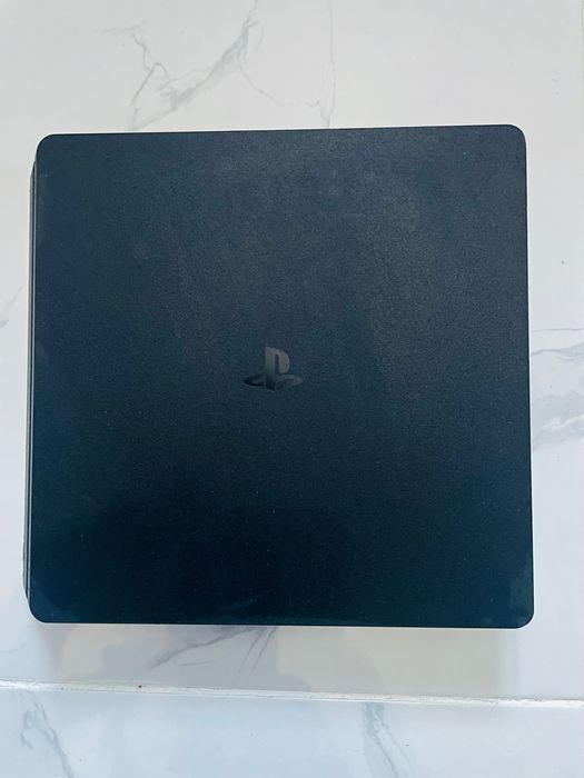 PS4 Slim 500GB-Готов за игра!