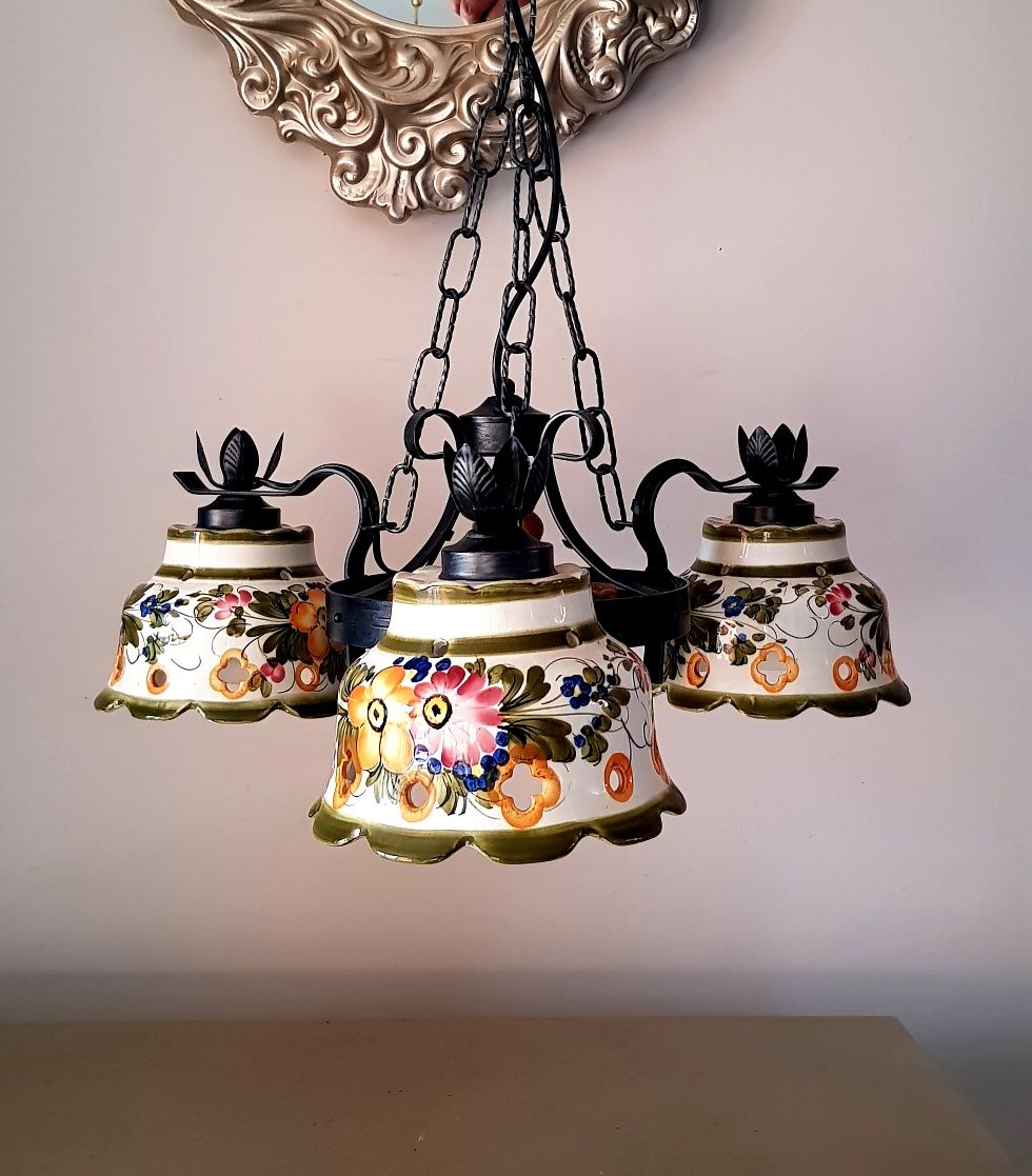 Candelabru vechi din ceramică,lemn și fier forjat