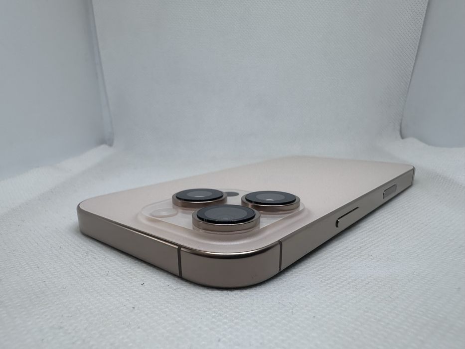 *Нов* Apple iPhone 16 Pro 256 GB Desert Titanium Unlocked