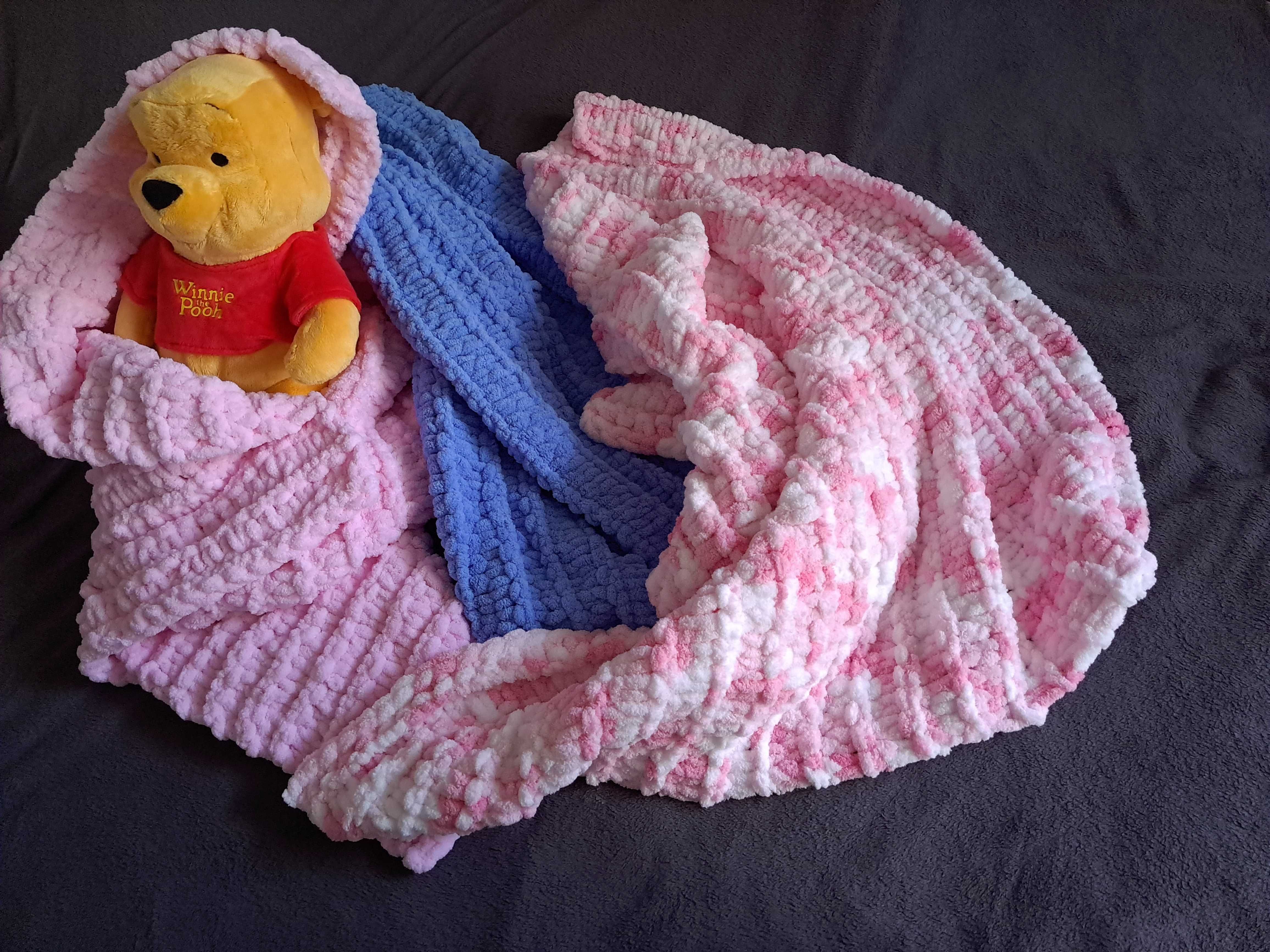 Ръчно плетено меко бебешко одеало от мерино вълна Alize puffy 90 х 90