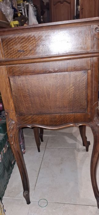 Барокови нощни шкафчета