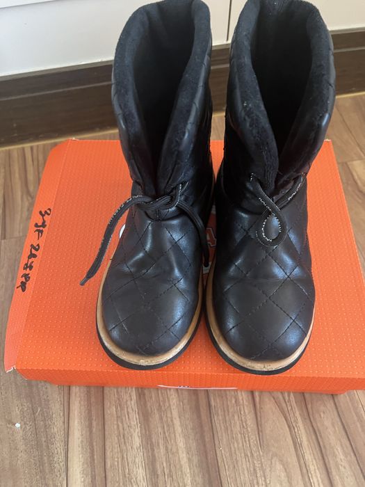 Продам демисезрнные детские сапоги для девочки 7-9 лет