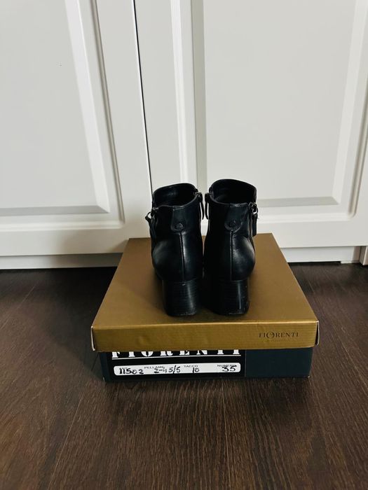 Ghete negre , din piele naturala , numarul 36