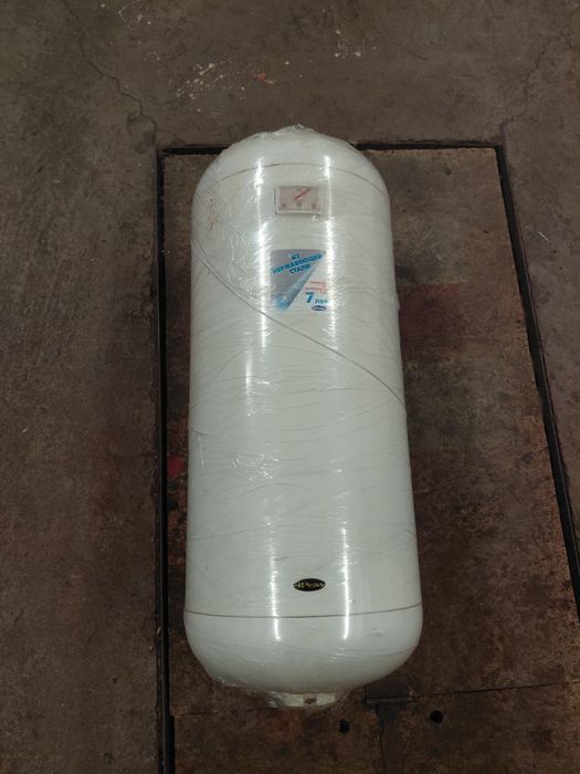 Продам водонагреватель электрический (титан)