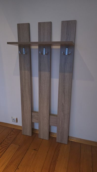 Закачалка за стена